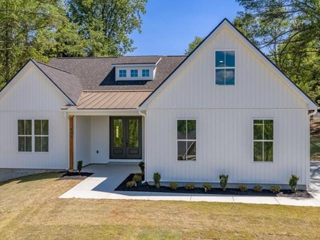 House for sale in Campobello, South Carolina