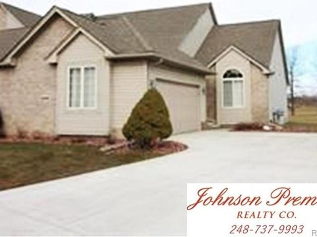 Condo for sale in Romulus, Michigan