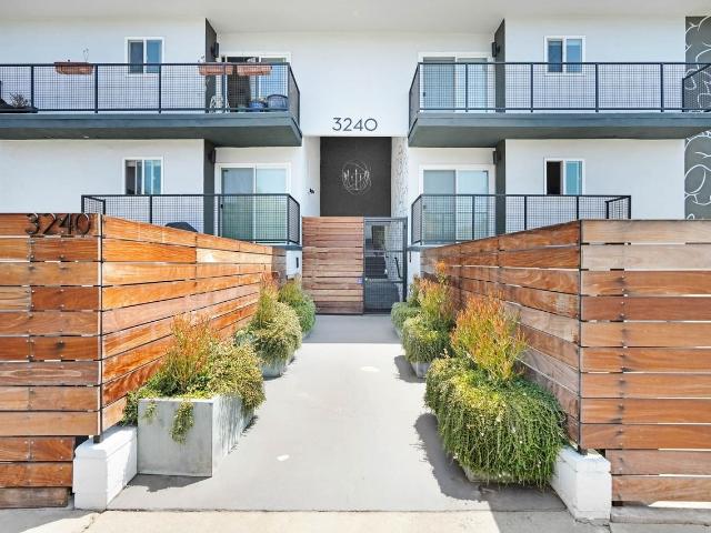 Apartment for rent in Canoga Park, California