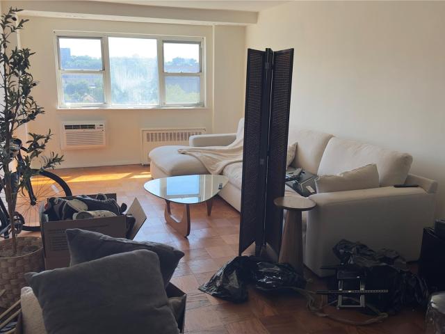Property for sale in The Bronx, Arverne
