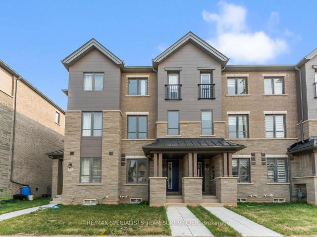 Townhouse for rent in Woburn, Ontario