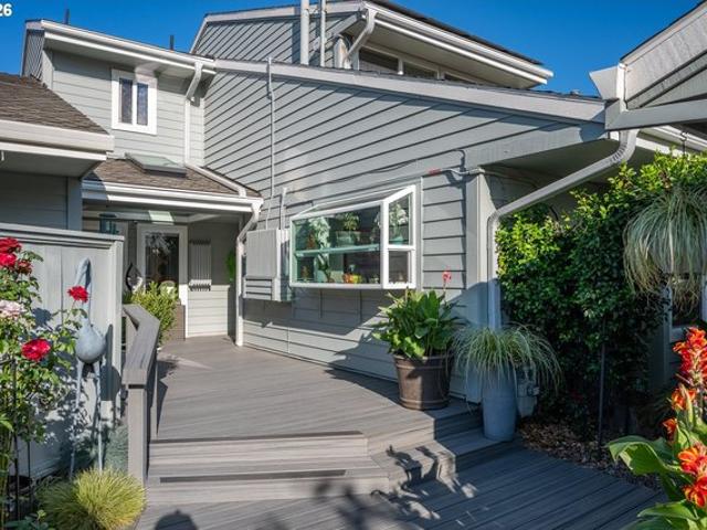 Townhouse for sale in Oregonia