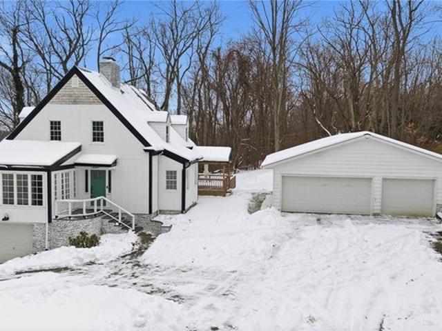 House for sale in Summit, Ohio