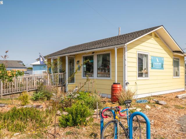 Commercial for sale in Oregonia