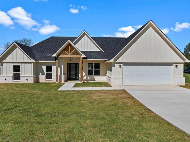 House for sale in Tatum, Texas