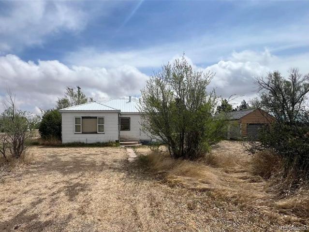House for sale in Arriba, Colorado