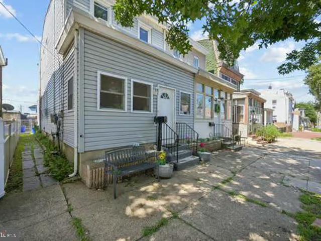 Townhouse for sale in Gloucester City, New Jersey