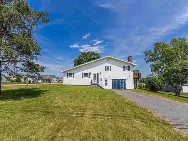 House for sale in Stratford, Town of Stratford