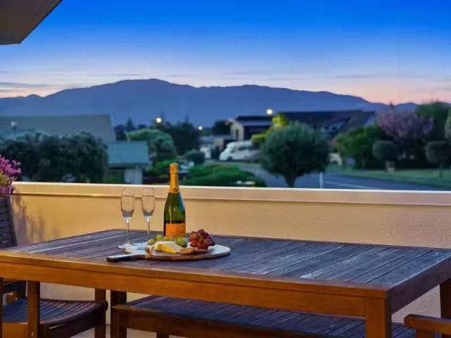 House for sale in Waikanae Beach, Wellington