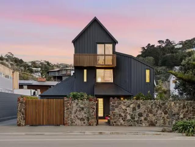 House for sale in Chaslands, Canterbury