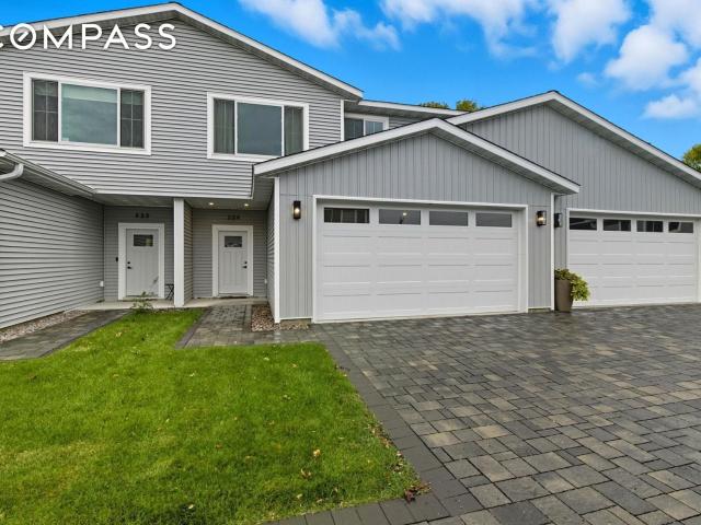 Townhouse for sale in Spicer, Minnesota