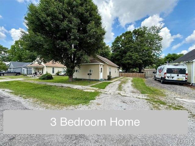 House for sale in Girard, Illinois