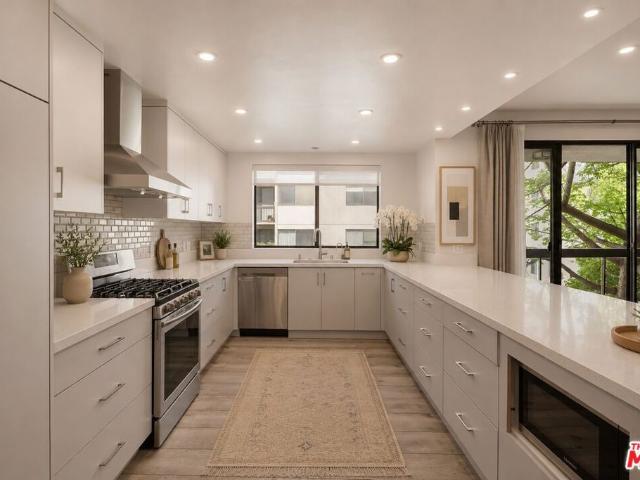 Condo for sale in Beverly Hills, California