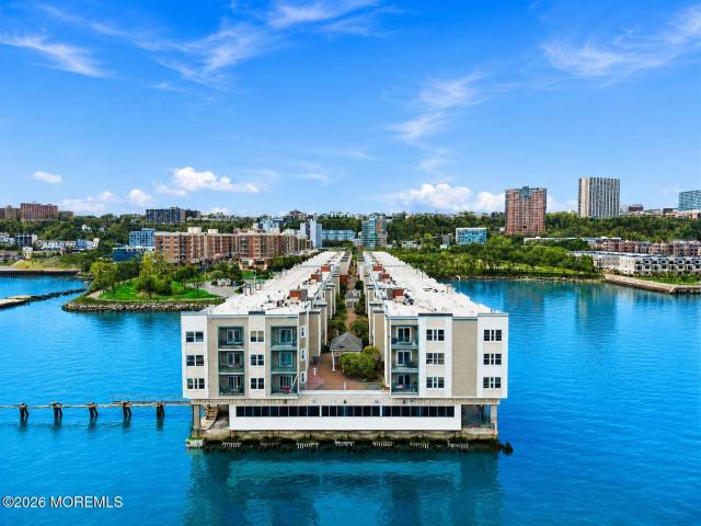 Condo for sale in Edgewater, New Jersey