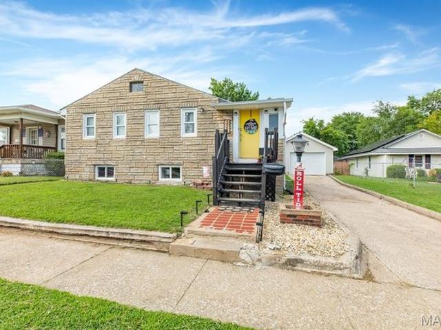 House for sale in Roxana, Illinois