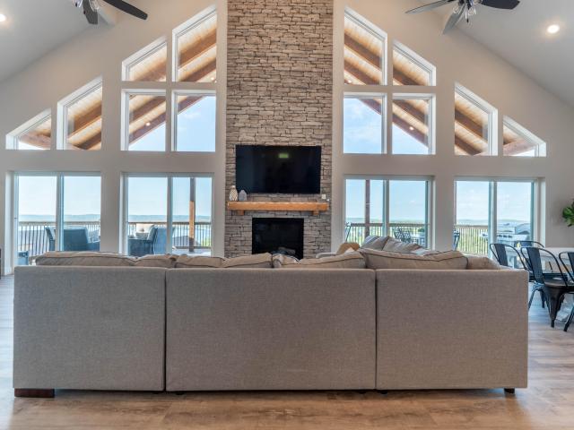 House for sale in Stone, Missouri