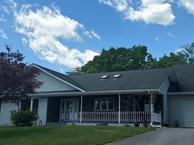 House for sale in Hedgesville, West Virginia