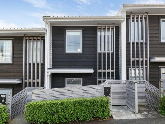 Townhouse for rent in Island Bay, Wellington
