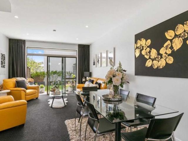 Townhouse for rent in Island Bay, Wellington