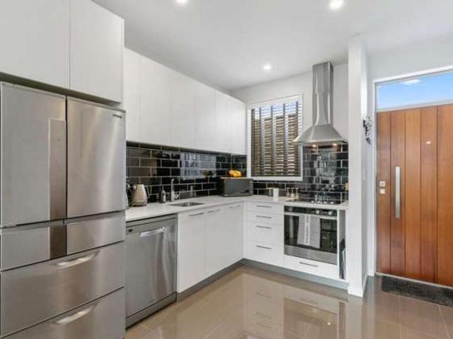 Townhouse for rent in Island Bay, Wellington