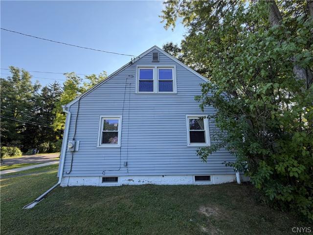 House for sale in Syracuse, New York
