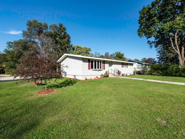 House for sale in Silver Lake, Salem Lakes