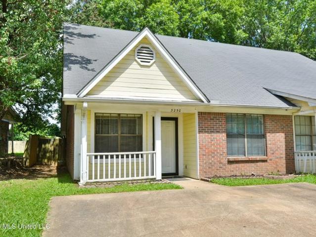 Townhouse for sale in Horn Lake, Mississippi