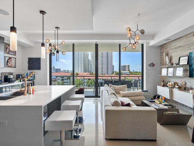 Condo for sale in Aventura, Florida