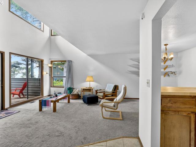 Condo for sale in Newport, Lincoln County