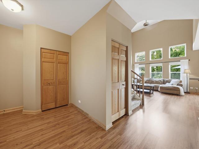 Townhouse for sale in Mchenry, Illinois