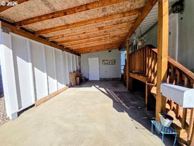 House for sale in Coos Bay, Coos County