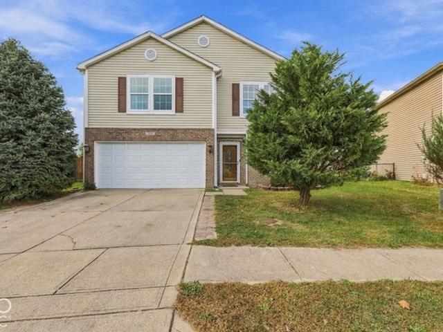 House for sale in Wildwood Farms at Moeller Estates, Indianapolis