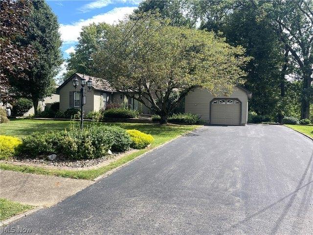 House for sale in Canfield, Mahoning County