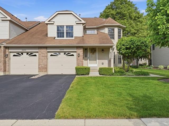 Townhouse for sale in Arlington Heights, Illinois