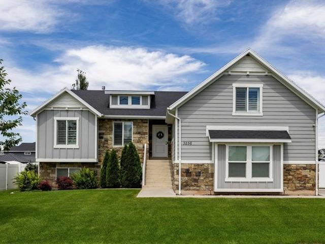 House for sale in Syracuse, Utah