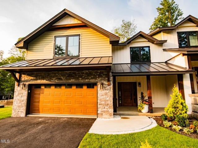 Townhouse for sale in Diamond Point, New York