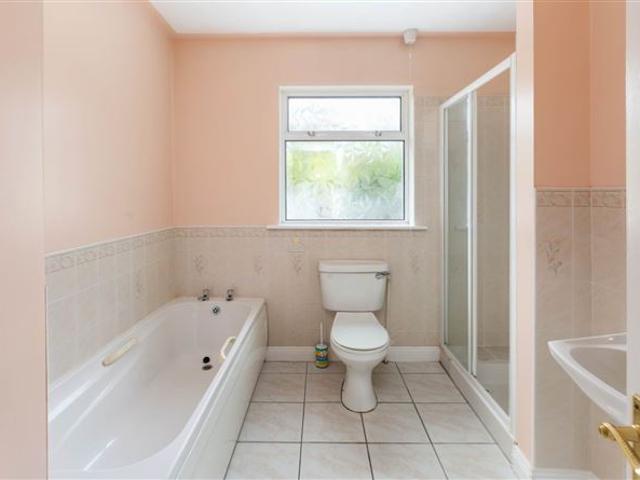 Detached House for sale in Loch Garman, North Tipperary