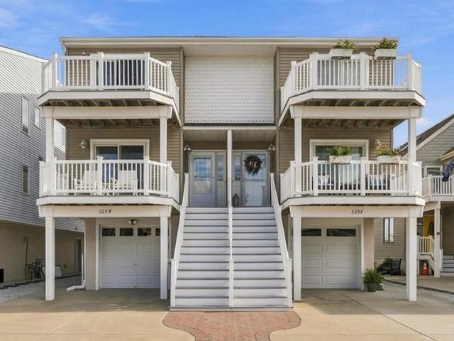 Townhouse for sale in Sea Isle City, New Jersey