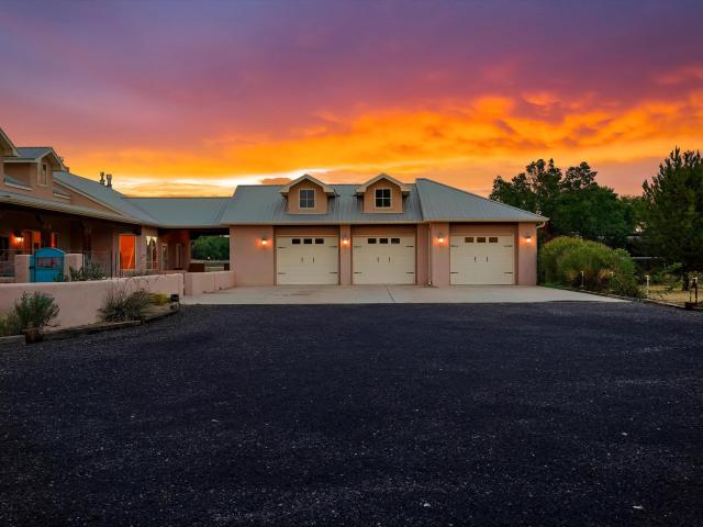 House for sale in Bosque Farms, Valencia County
