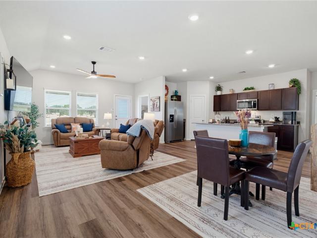 House for sale in Milam, Texas