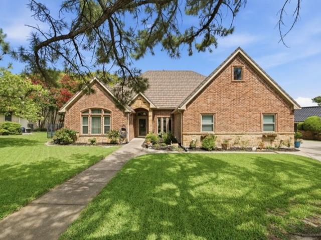 House for sale in Azle, Texas