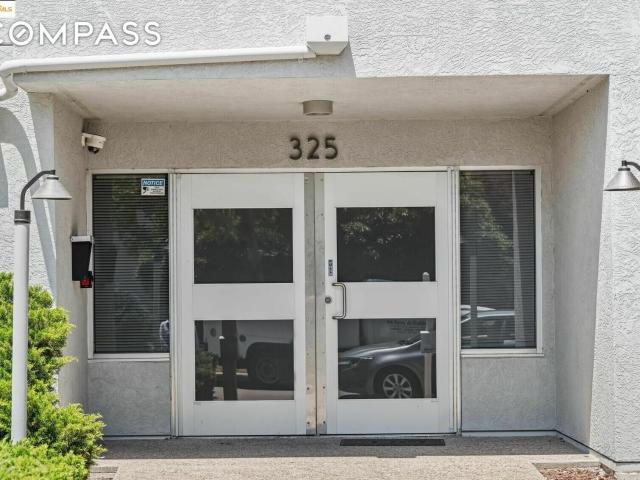 Condo for sale in Alameda