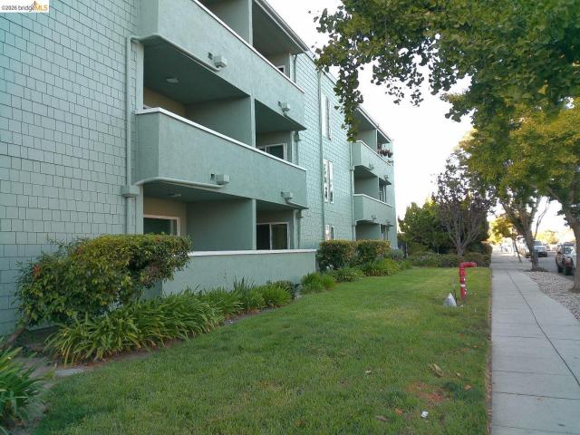 Condo for sale in South Shore, Alameda