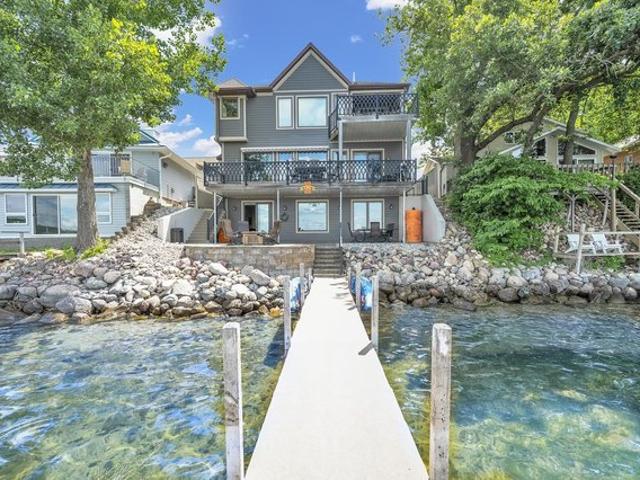House for sale in Arnolds Park, Iowa
