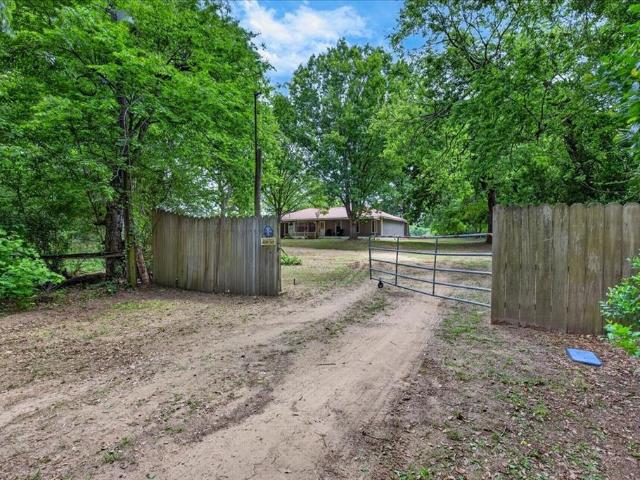 House for sale in Henderson, Texas