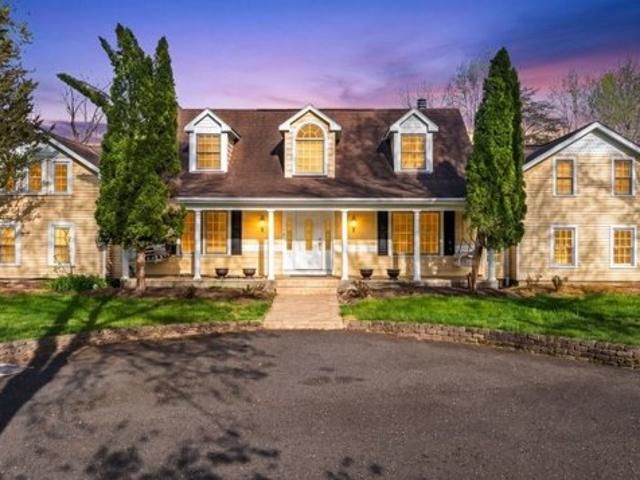 House for sale in Cliffwood, New Jersey