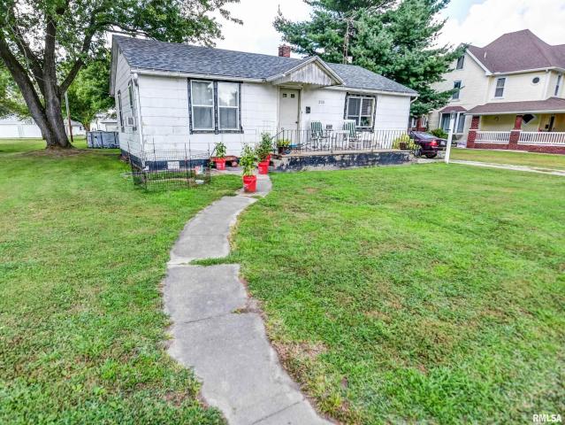 Property for sale in Assumption, Illinois