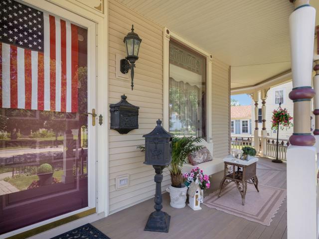 House for sale in Mchenry, Illinois