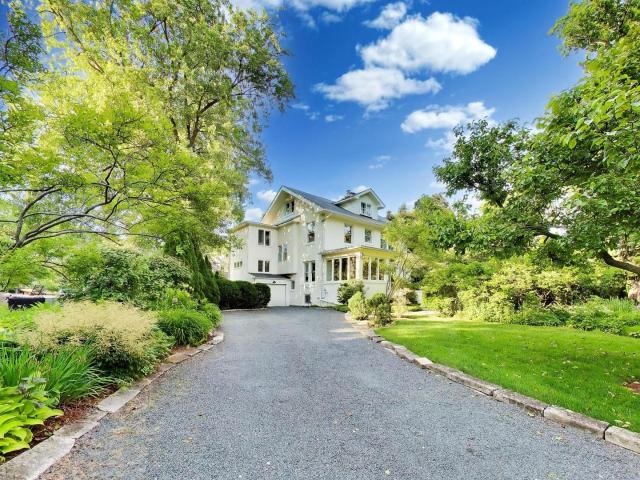 House for sale in Kenilworth, Illinois