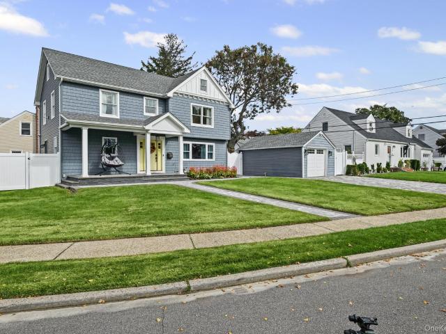 House for sale in Greyson Homes, West Hempstead